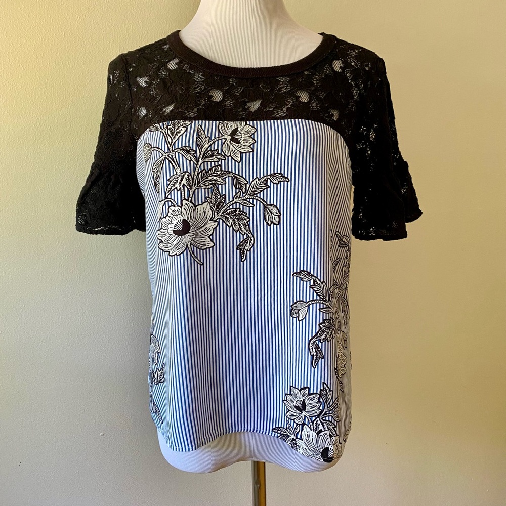 DR2 Floral and Lace Blouse